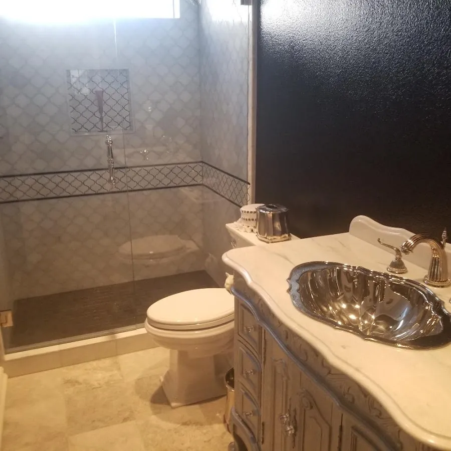 Professional plumbing work and bathroom remodeling in Texas